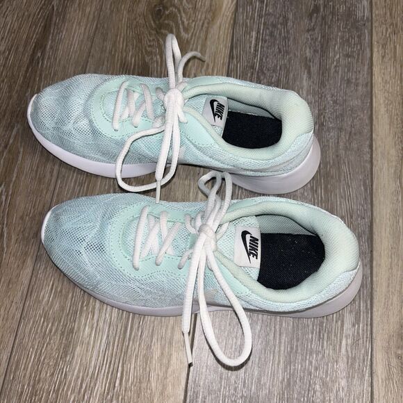 Nike Womens US Size 7.5 Tanjun SE 844908-304 Blue White Running Sneaker Shoes - Picture 6 of 11